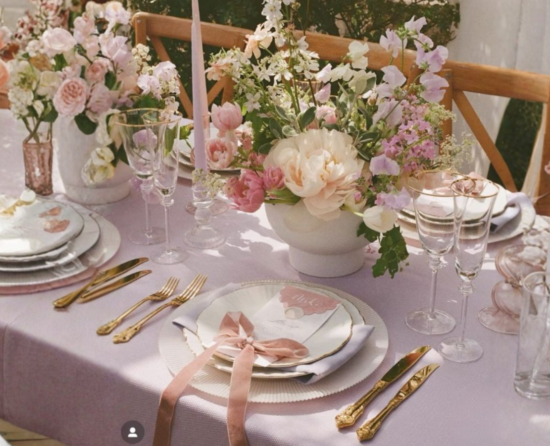 SCENTING YOUR LOVE STORY: A GUIDE TO BESPOKE SCENTSCAPING